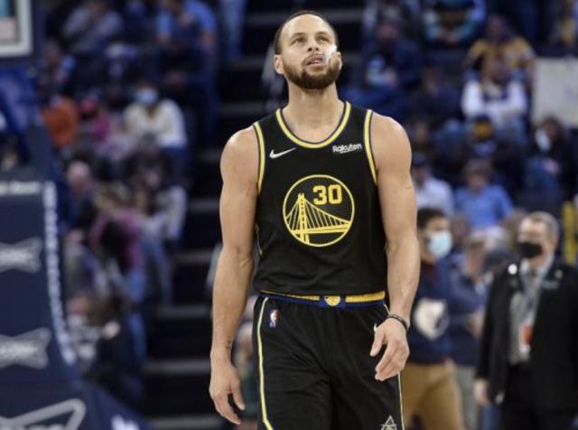 开云体育官网-进攻内线拳拳刀肉 勇士脆胜独行侠迎来进攻反弹