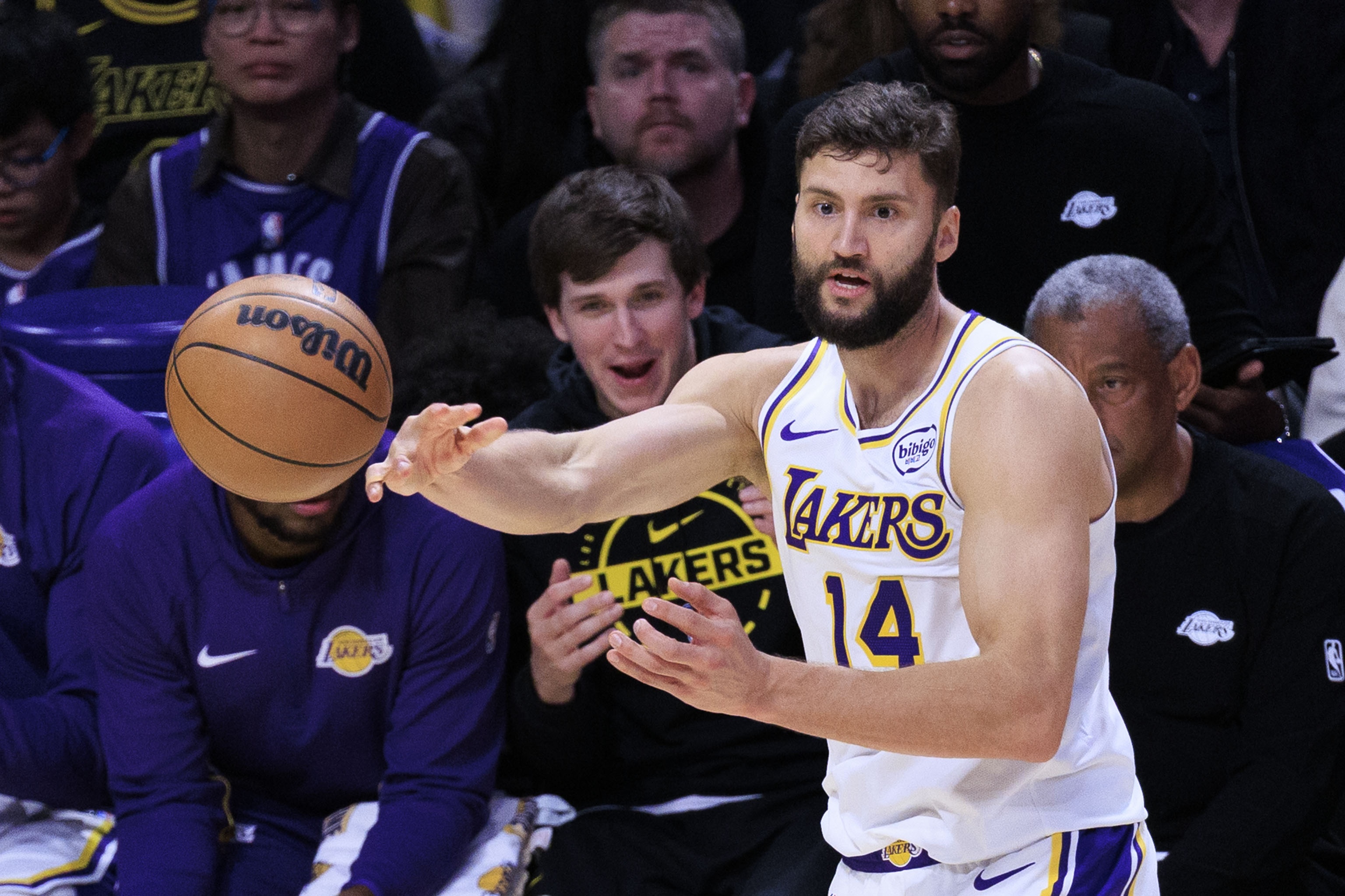 关键卡位战！5连胜湖人挑战火箭 除克莱伯外其余人均可以出战！